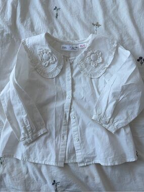 Zara White Girls' Long-Sleeve Button-Up Top with Floral Appliqué Collar